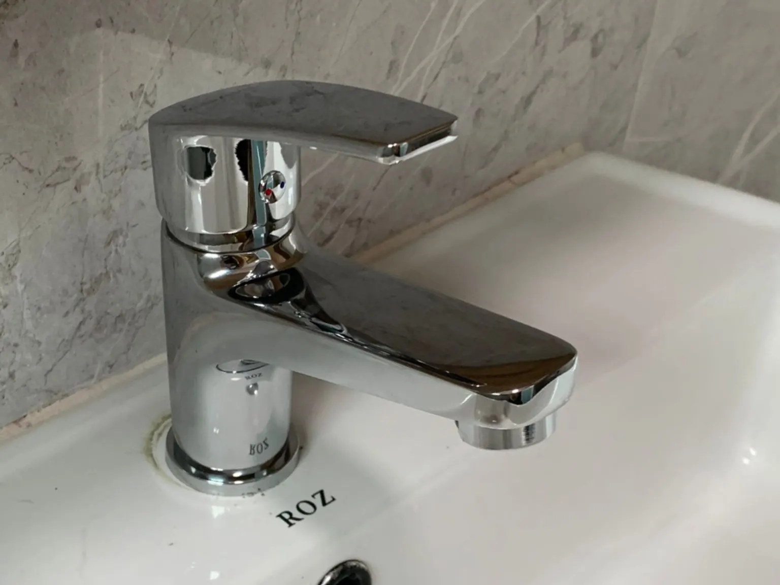 Bath mixer tap replacement