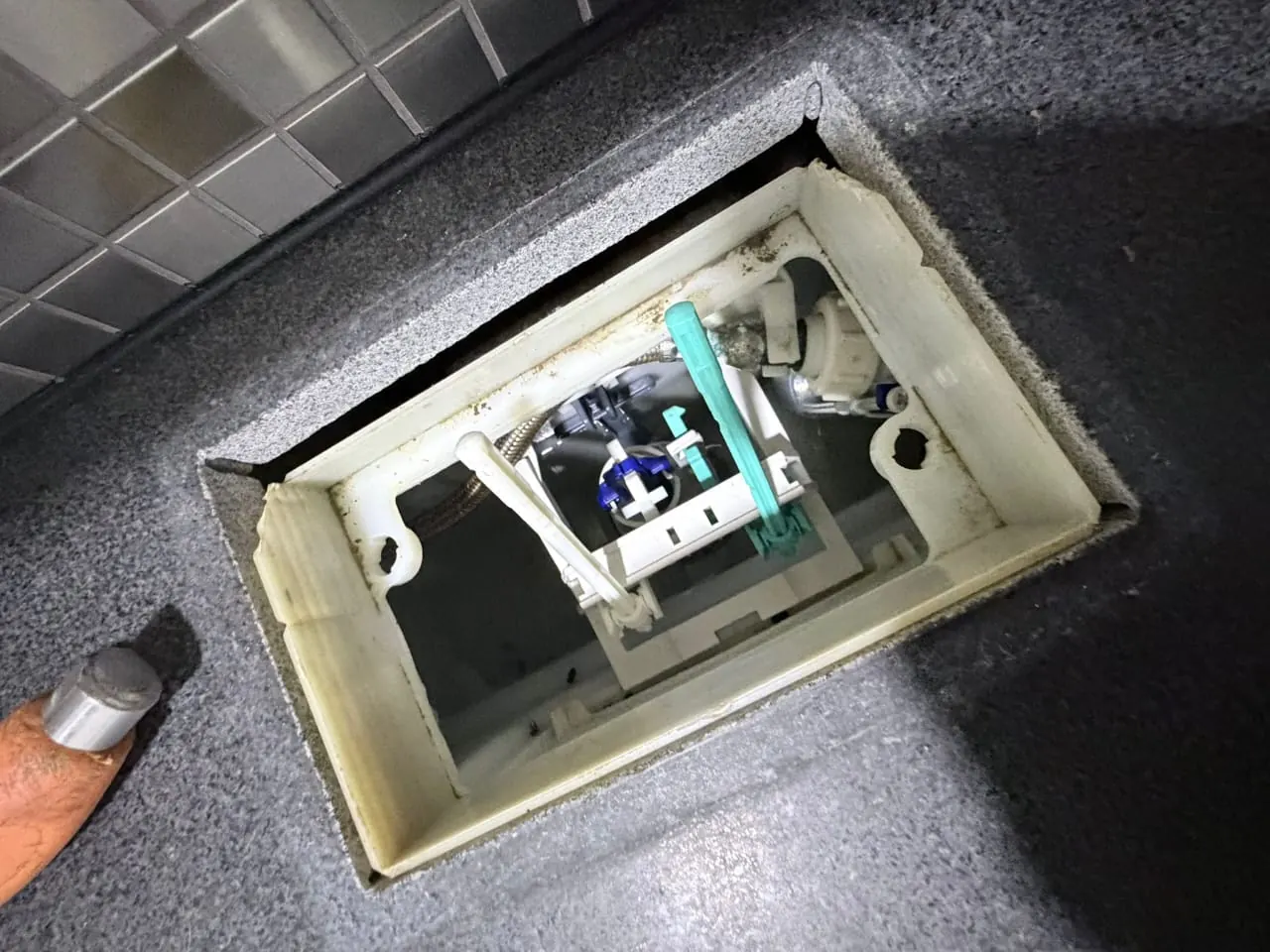 Shower mixer replacement and installation in Singapore