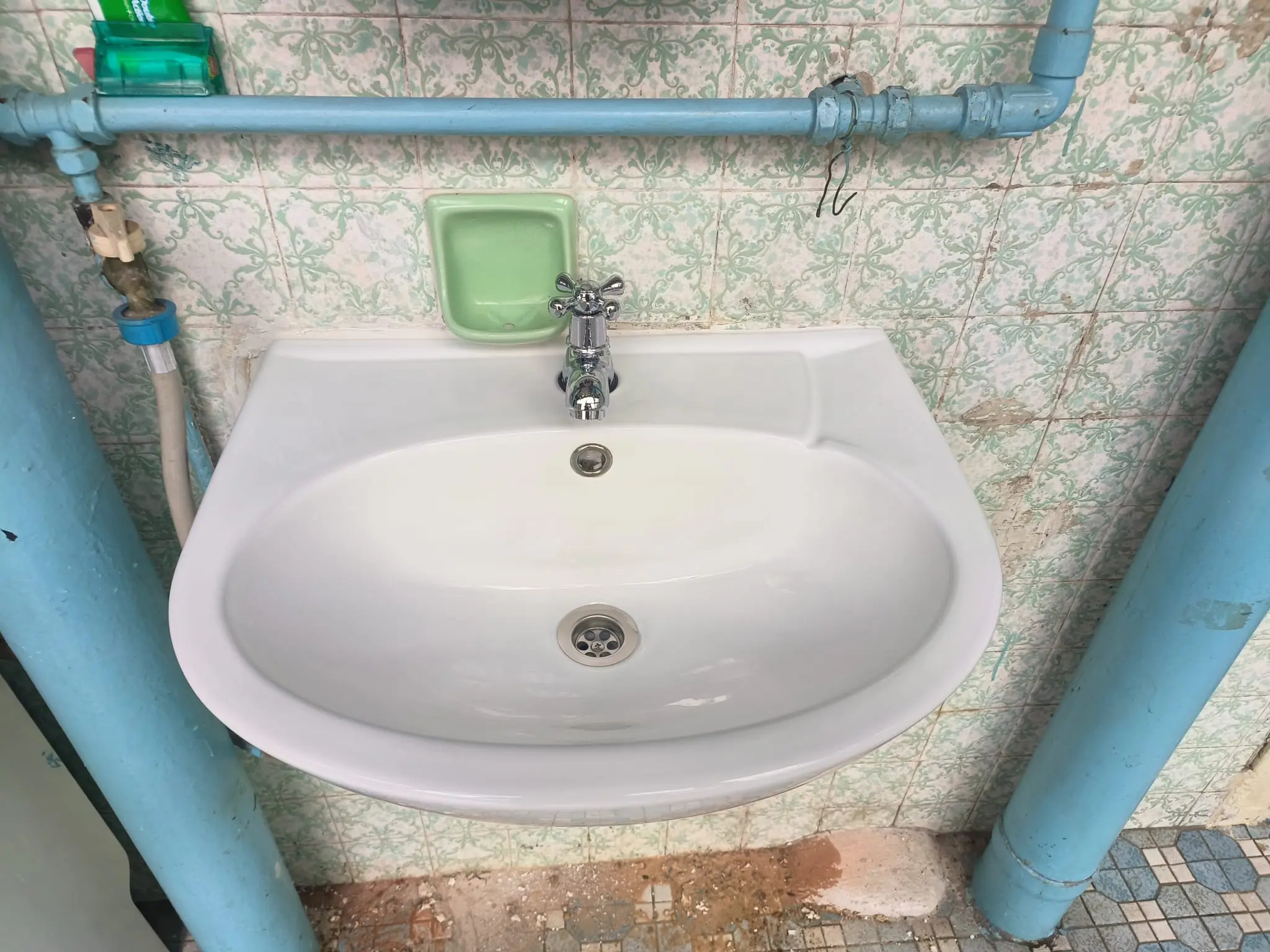 basin-replacement-installation-singapore.webp Bathroom basin replacement and installation in Singapore
